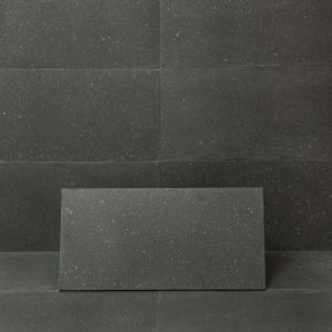 Granit Arredo Ibrastone Black Mattpolerad 31x61 cm - Arredo