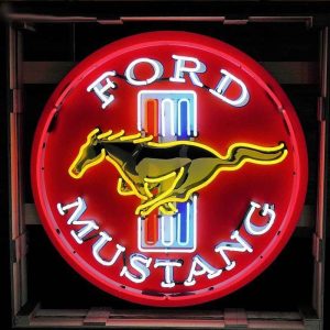 Neonskylt Ford Mustang med bakgrund XL - JOLINA HOLLAND