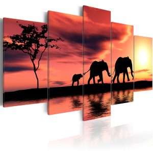 ARTGEIST African elephants family - Elefanter vid solnedg&aring;ngen tryckta p&aring; duk - Flera storlekar 100x50 - Artgeist