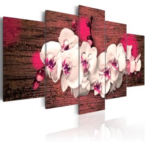 ARTGEIST - Vit orkid&eacute; p&aring; en bakgrund av tr&auml; tryckt p&aring; duk - Flera storlekar 100x50 - Artgeist